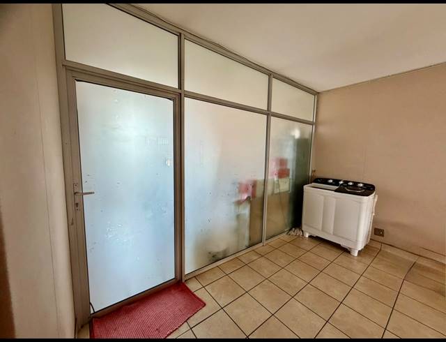3 BEDROOM APARTMENT FOR SALE IN SUNNYSIDE